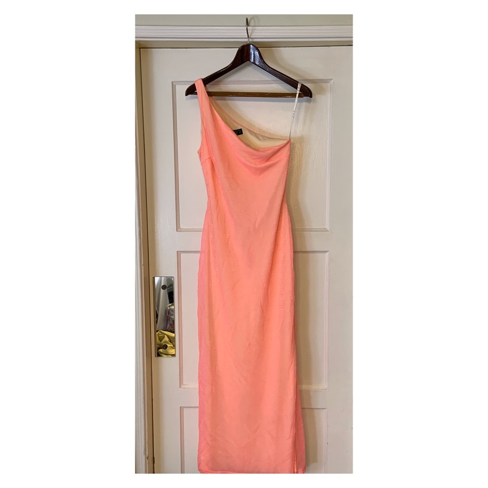 9/10 Scene Hot pink Gold shimmer maxi dress